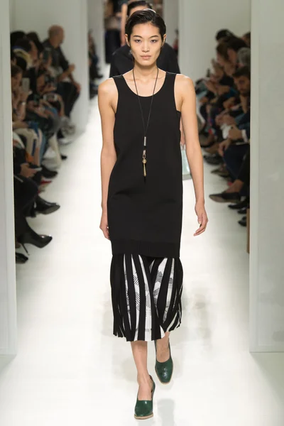 Look 32